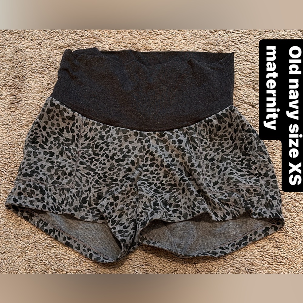 Old navy maternity shorts